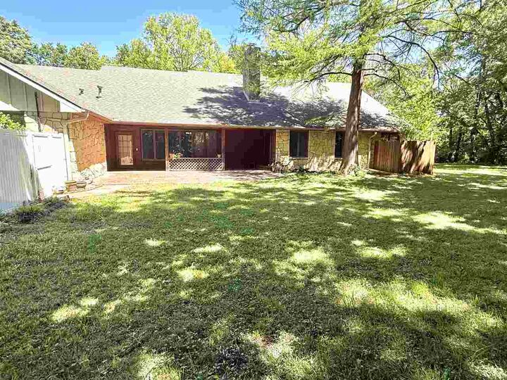 Property Photo:  80 Elmwood  OK 74601 