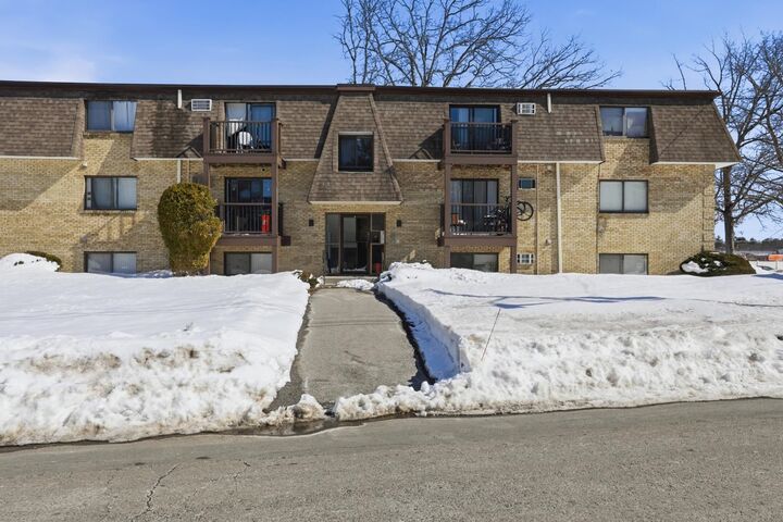 Property Photo:  13 Tiffany Road  NH 03079 