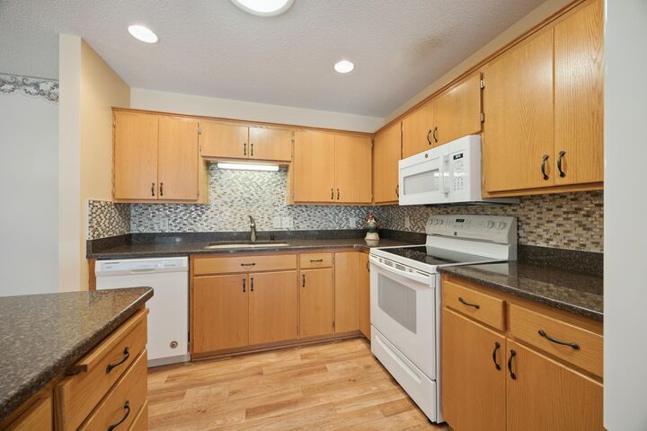 Property Photo:  307 Circle View Drive  MN 55325 