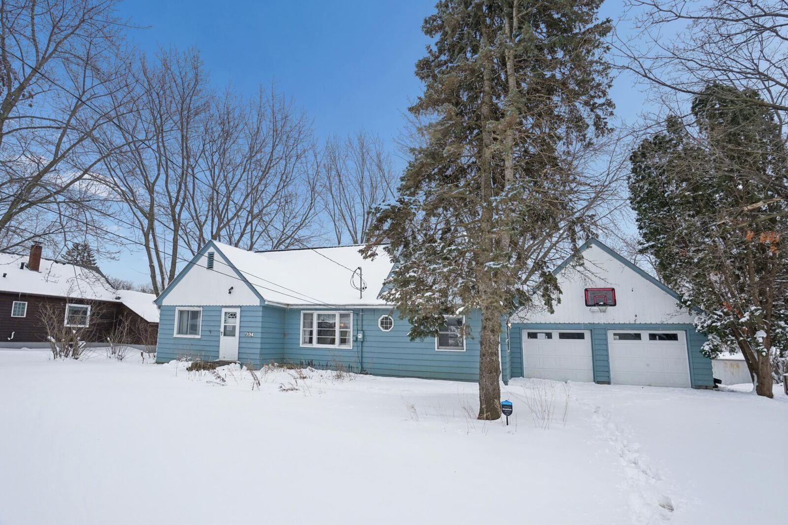 Property Photo: 5717 Grandview Boulevard MN 55364