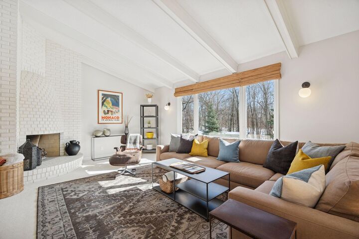 Property Photo:  660 Windemere Curve N  MN 55441 