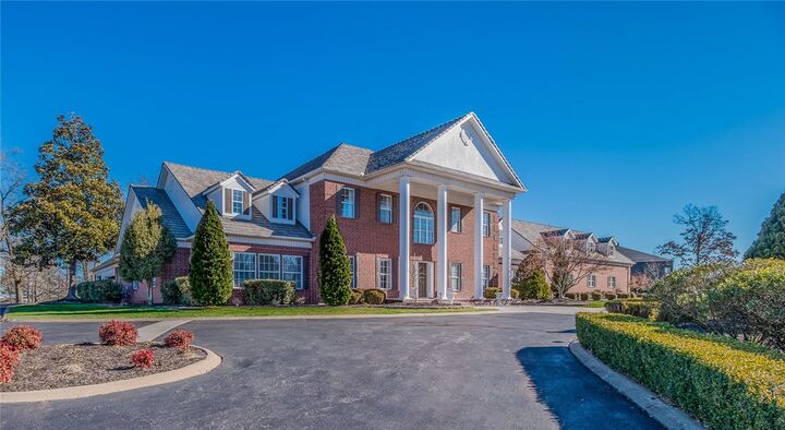 Property Photo:  1 S Beau Chene Lane  AR 72758 