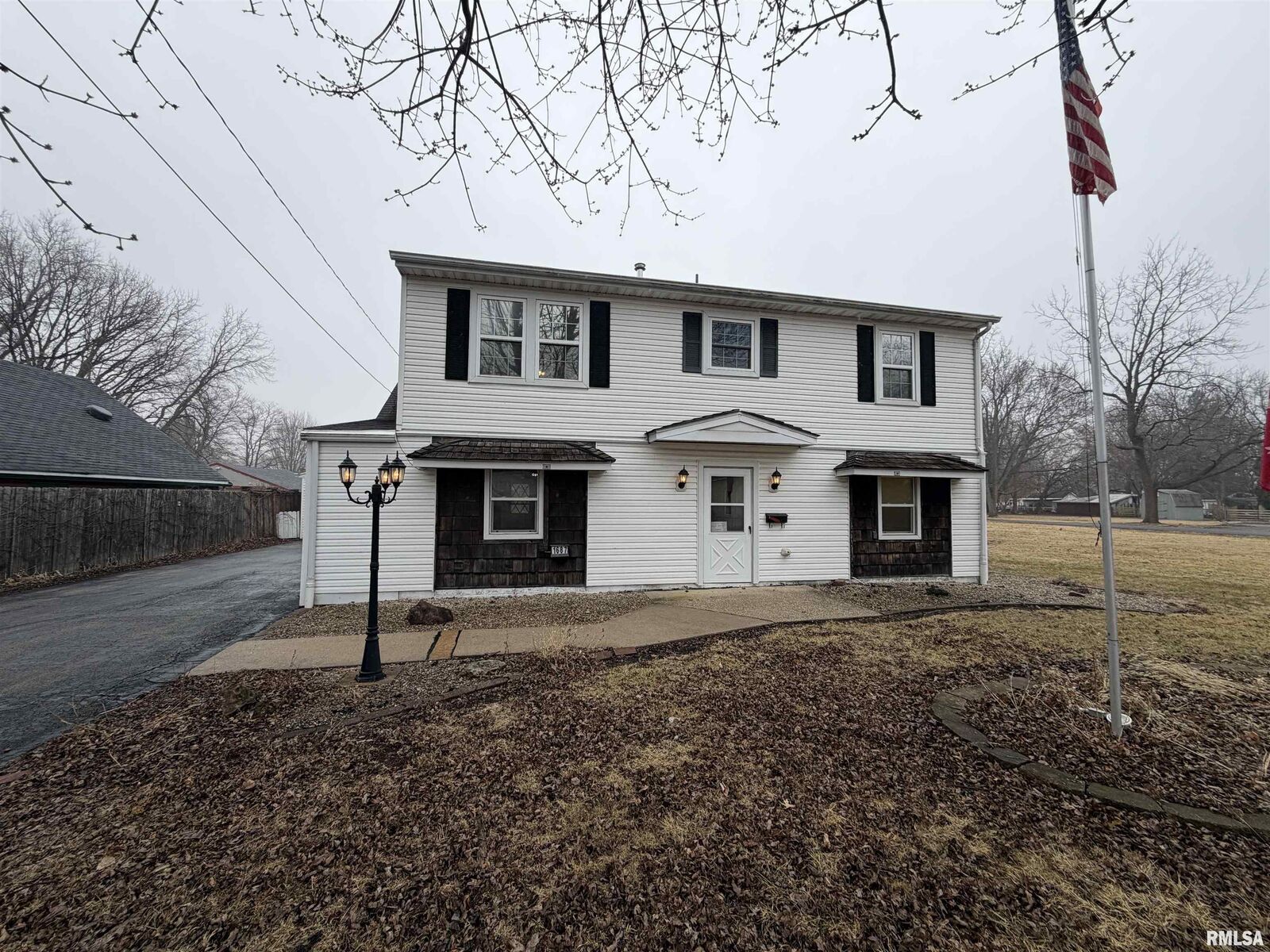 Property Photo:  1687 Beecher Avenue  IL 61401 