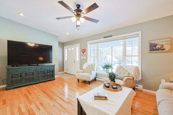 Property Photo:  8 Wallis St  MA 01516 