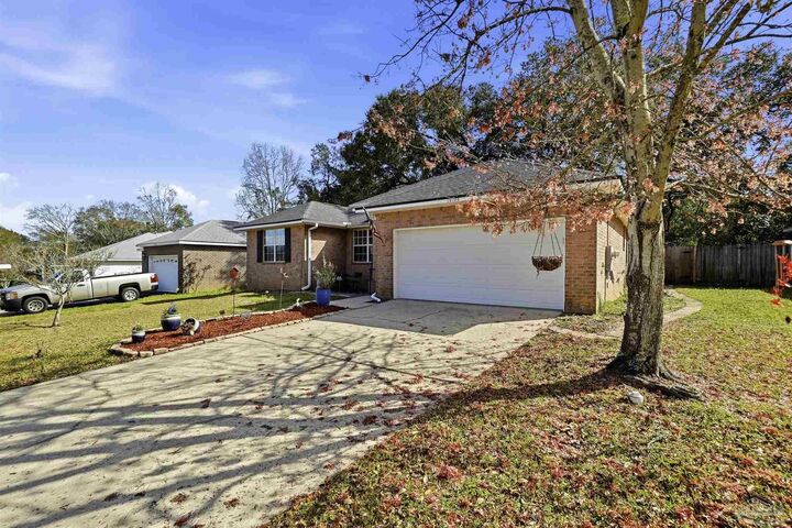 Property Photo:  10108 Crest Ridge Dr  FL 32514 