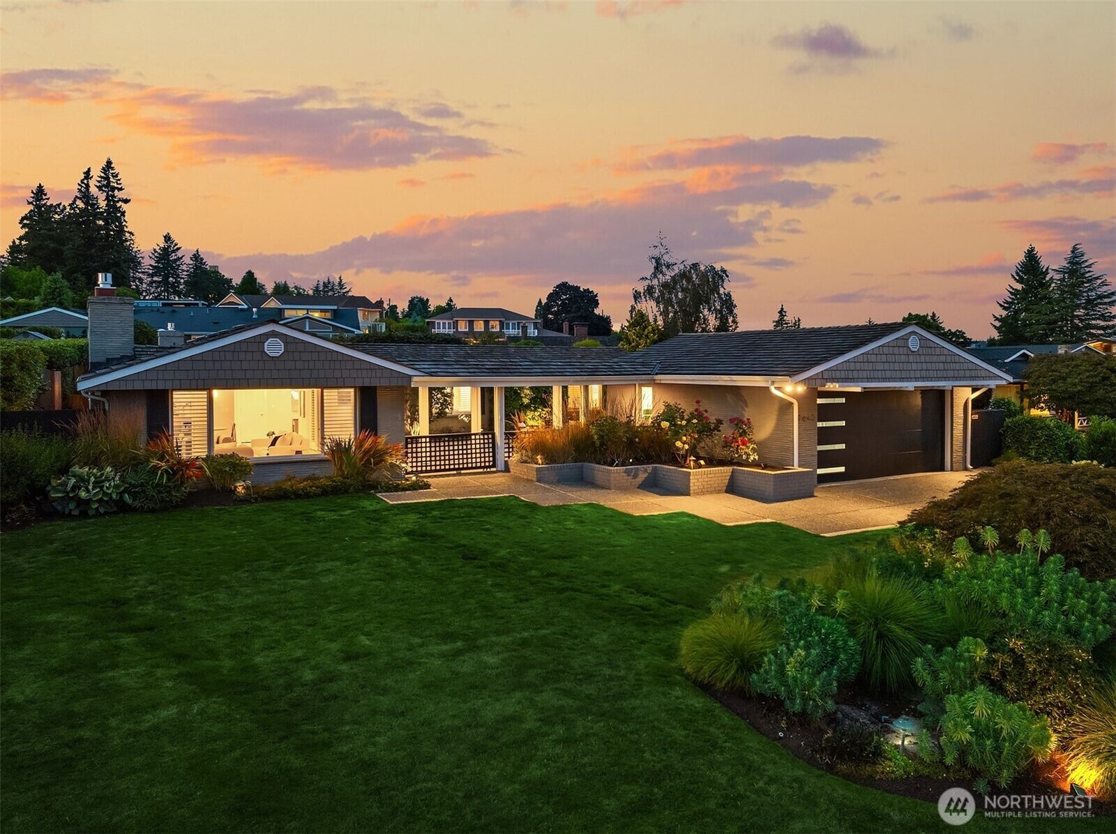 Property Photo:  9642  Hilltop Road  WA 98004 