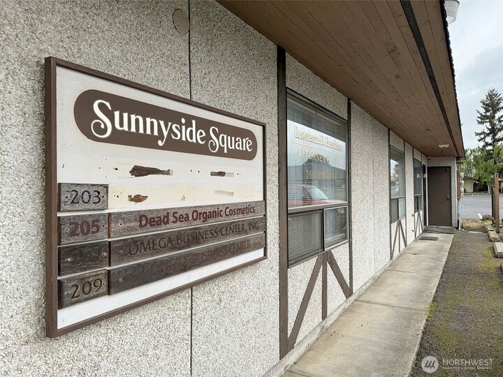 Property Photo:  201 S Sunnyside Avenue 203  WA 98382 