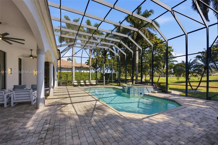 Property Photo:  2465 Provence Cir  FL 33327 