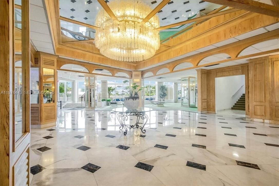 Property Photo:  3180 S Ocean Dr 1018  FL 33009 