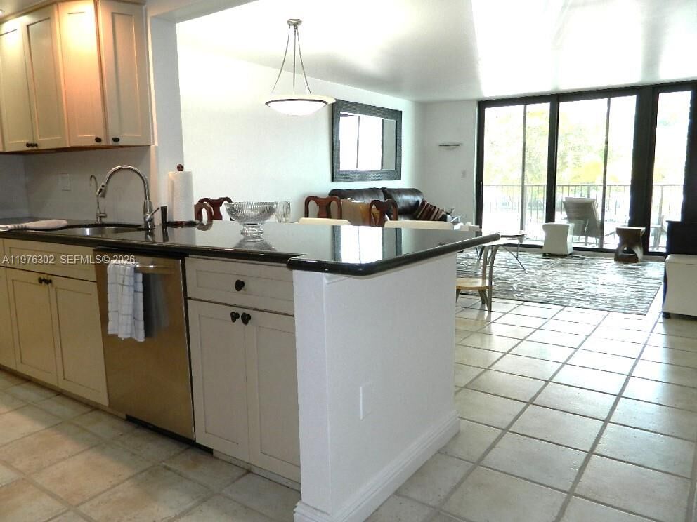 Property Photo:  1201 River Reach Dr 202  FL 33315 