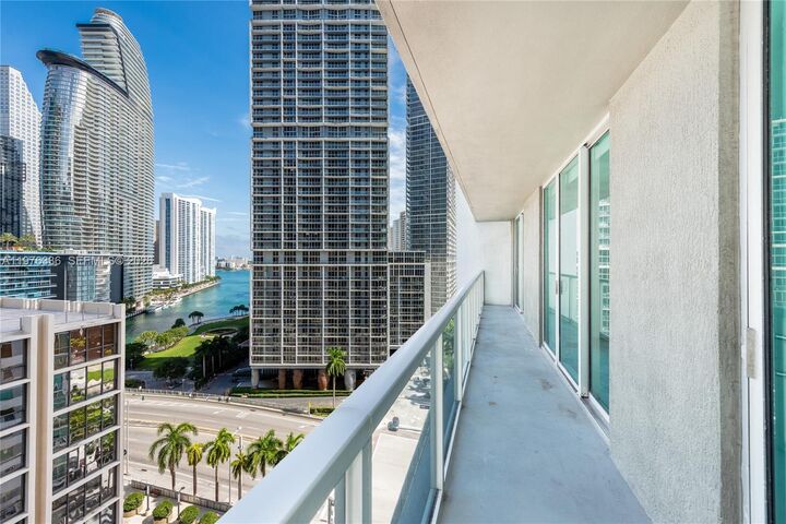 Property Photo: 500 Brickell Av 1505 FL 33131