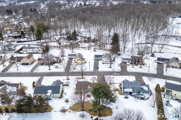 Property Photo:  31 Ox Yoke Drive  CT 06109 