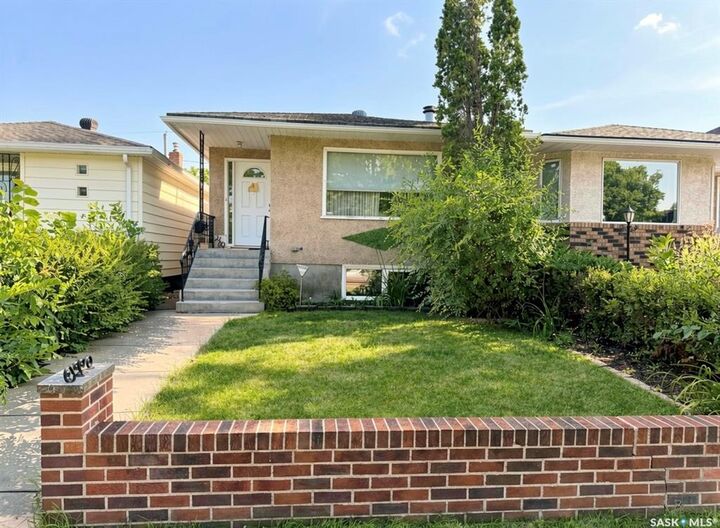 2160 McDonald Street — photo 1