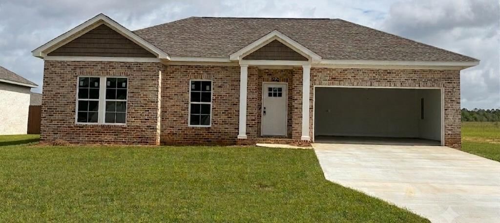 Property Photo: 122 Edgewood Trail AL 36345