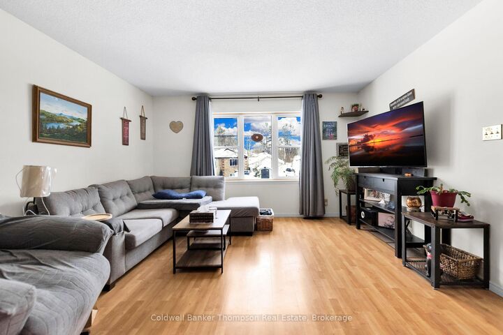 Property Photo: 34 Sabrina Park Drive ON P1H 1L8