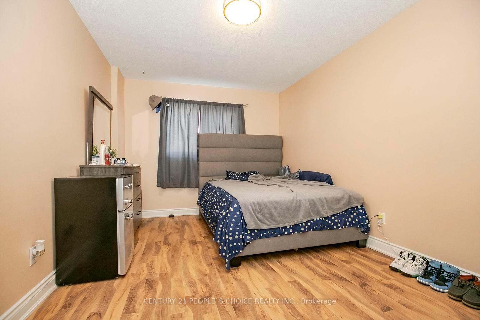 Property Photo:  106 Winterfold Drive  ON L6V 3T3 