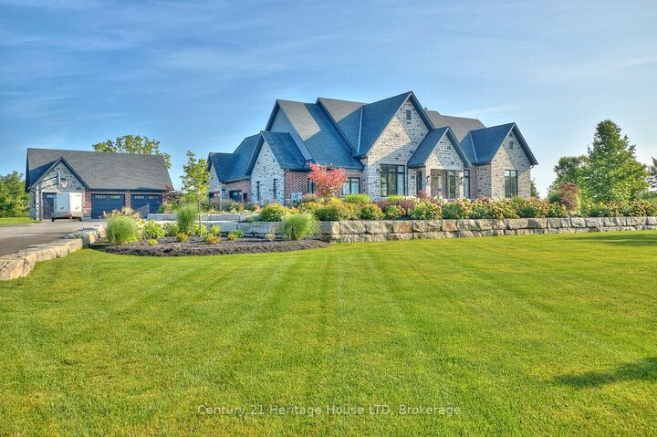 Photo de la propriété:  1716 Rebecca Street  ON L2A 5M4 