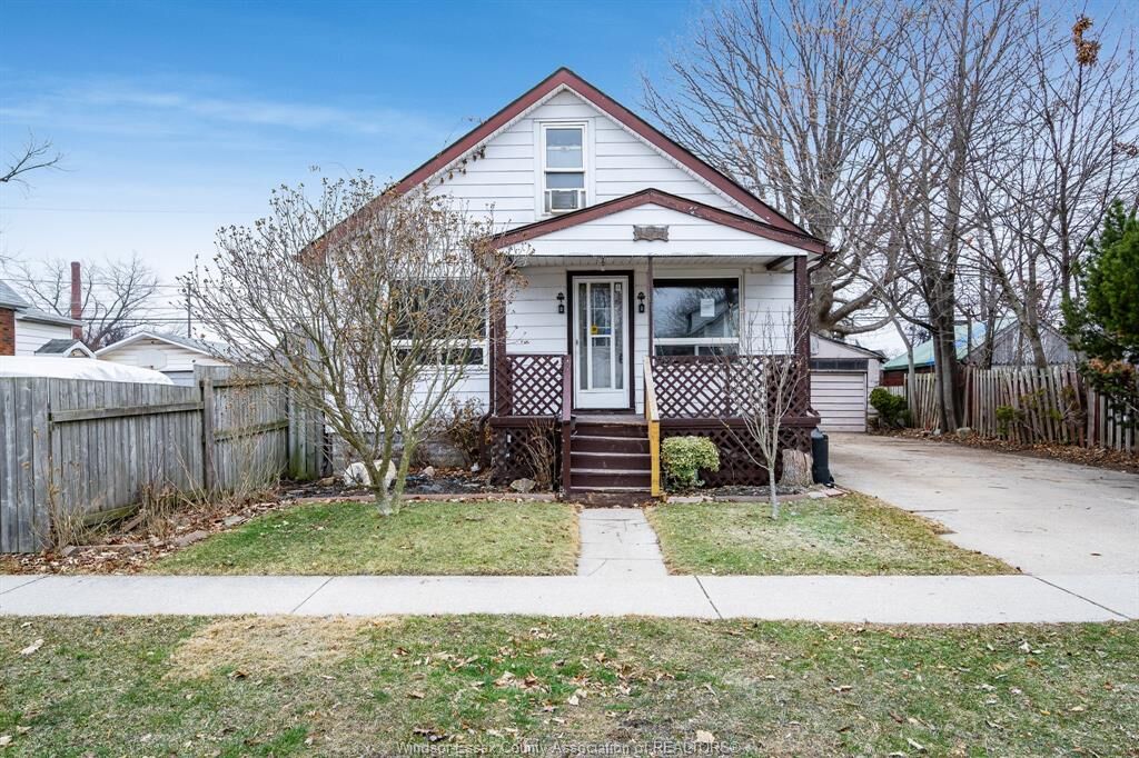 Property Photo:  1541 Albert  ON N8Y 3R3 