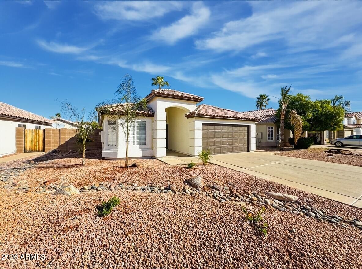 Property Photo:  2516 E Camellia Drive  AZ 85296 