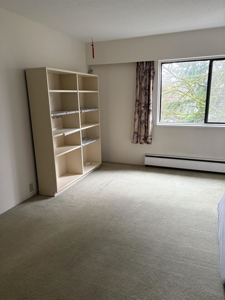 Property Photo: 6560 Buswell Street 206 BC V6Y 2G7