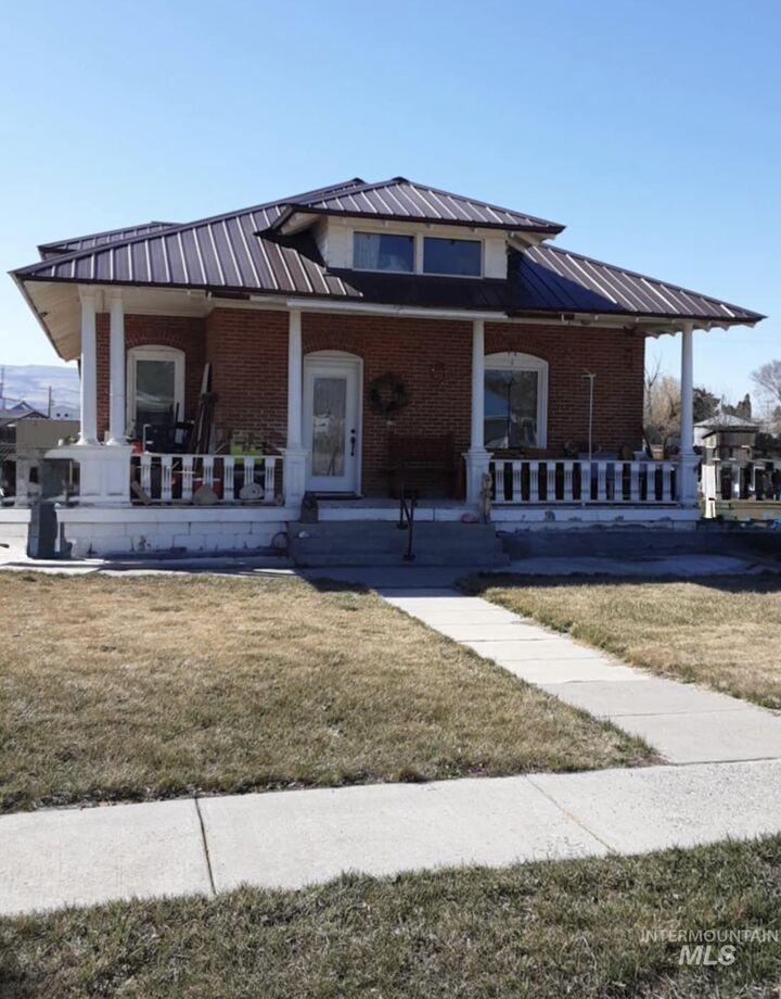 Property Photo:  145 N Lincoln  ID 83346 