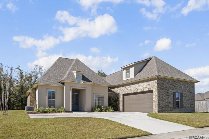 Property Photo:  7119 Lakecrest Dr  LA 70791 