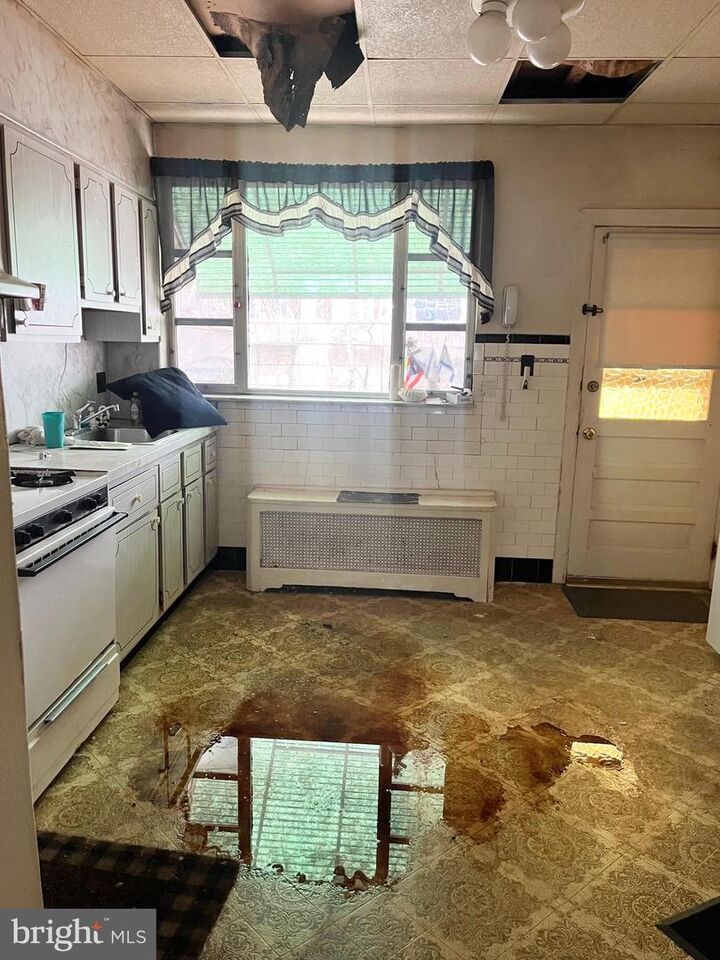 Property Photo: 2321 S Percy Street PA 19148