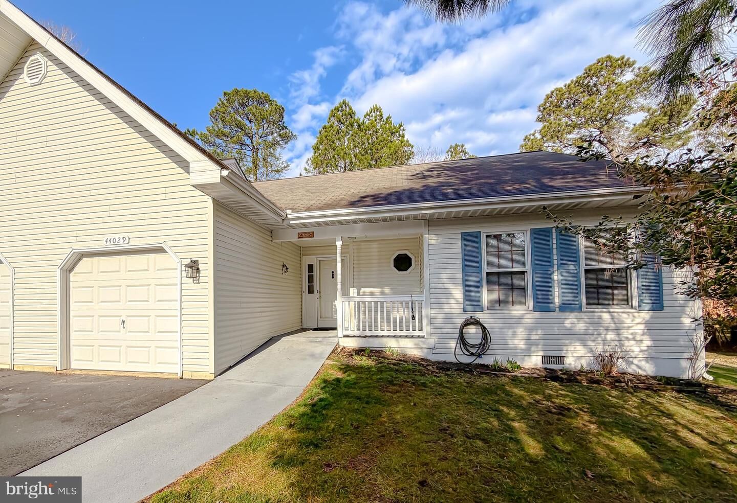 Property Photo:  44029 Fieldstone Way  MD 20619 