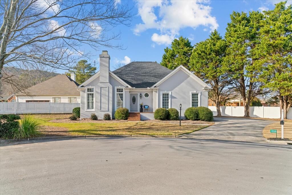 Property Photo: 1908 Fairfield Drive GA 30720