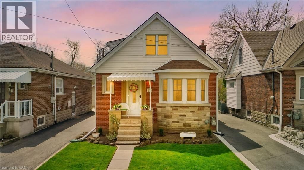 Property Photo:  22 Churchill Avenue  ON L9A 1J5 