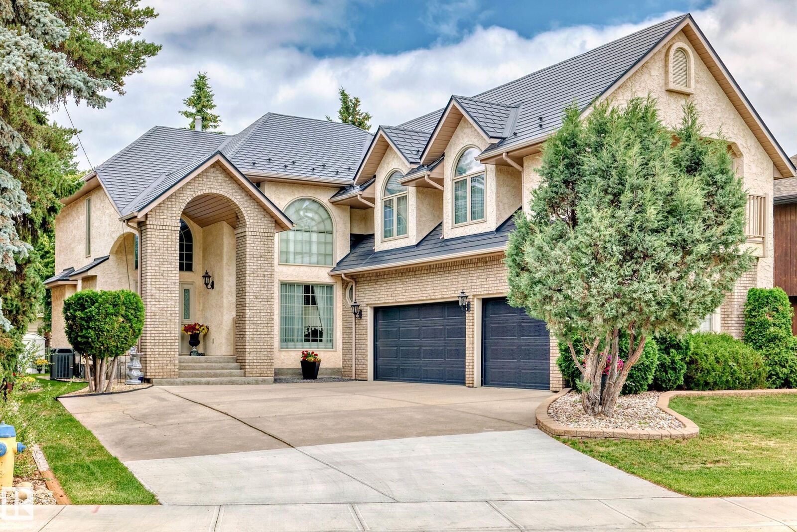 Property Photo: 17416 53 Avenue NW AB T6M 1C4