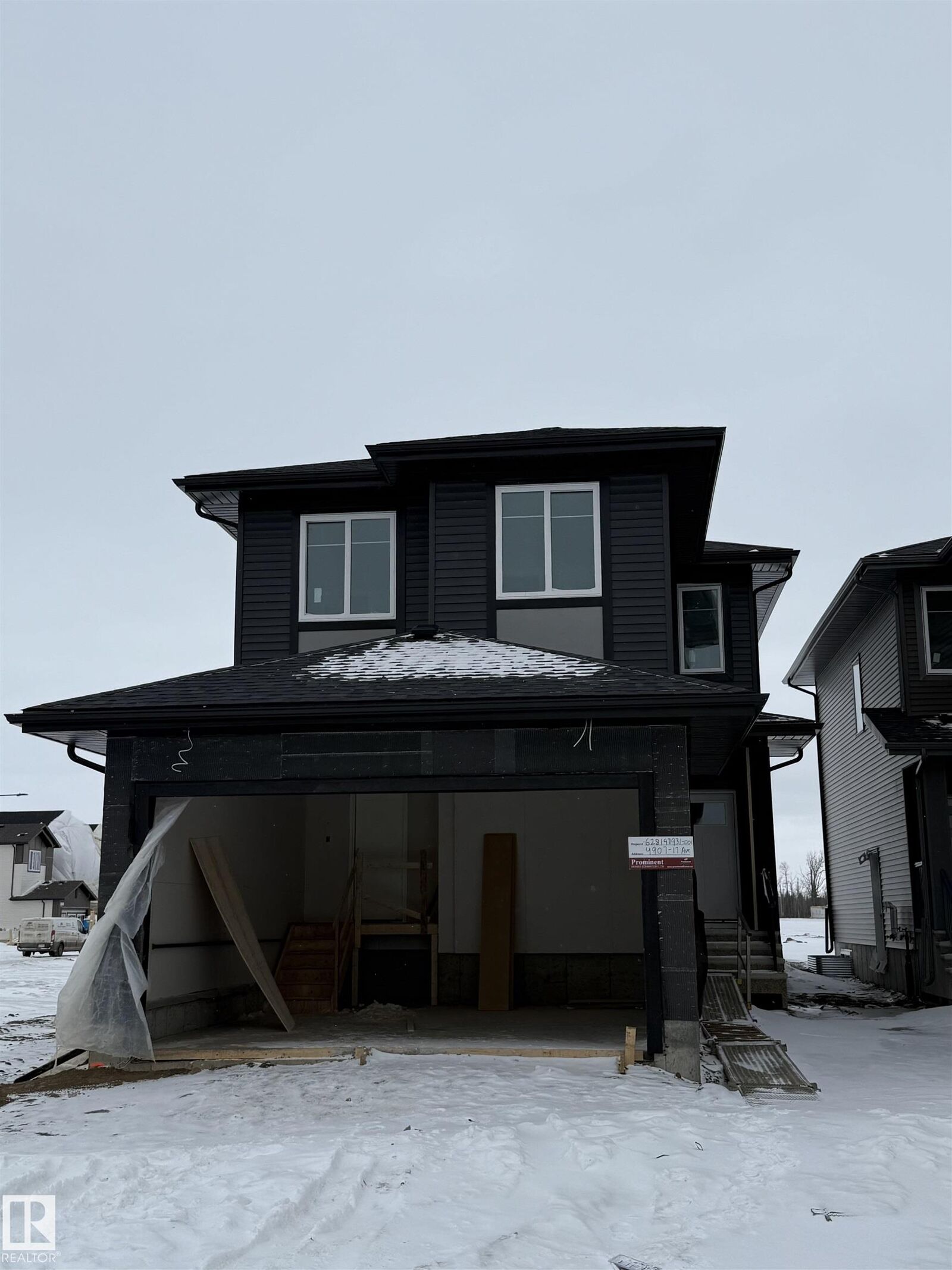 Property Photo:  4907 17 Avenue SW  AB T6X 1Y4 