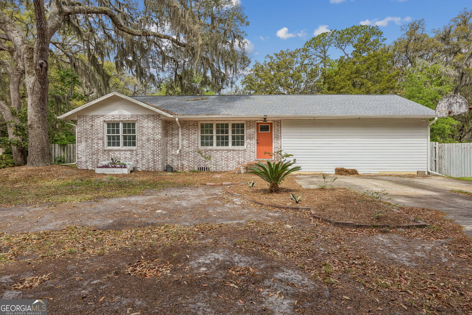 Property Photo: 303 Mahan Street GA 31558
