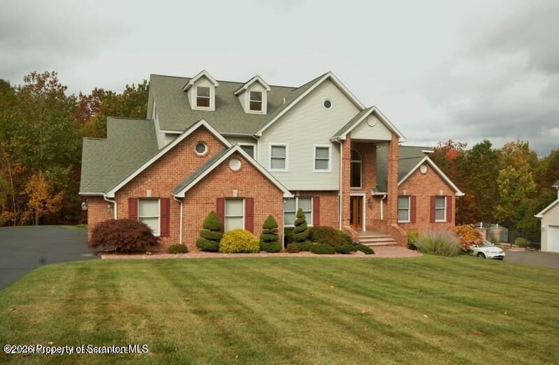 Property Photo: 125 Lakeview Drive PA 18505