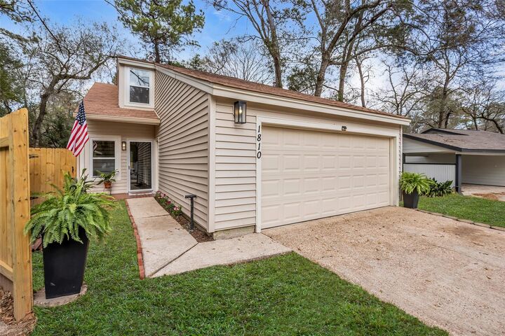 Property Photo:  1810 N Red Cedar Circle  TX 77380 