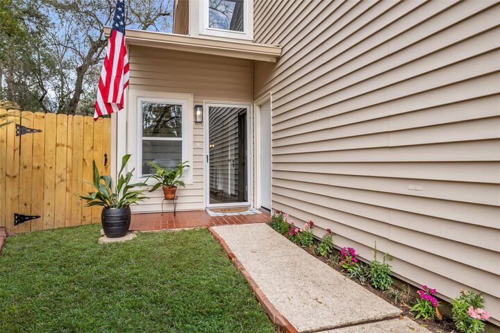 Property Photo: 1810 N Red Cedar Circle TX 77380