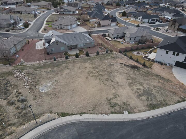 Property Photo:  1927 N Mahogany Cir  UT 84721 