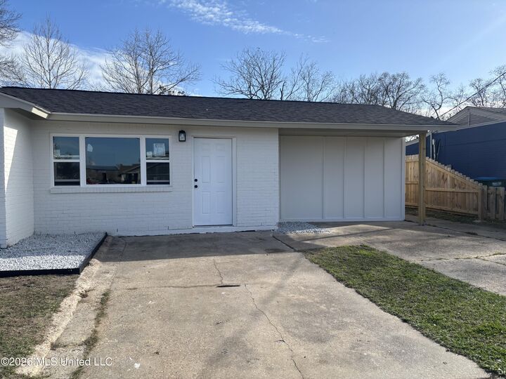 Property Photo:  2464 Old Mobile Avenue  MS 39567 