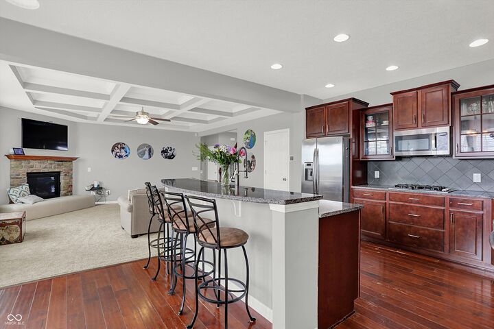 Property Photo:  1266 Colinbrook Circle  IN 46143 