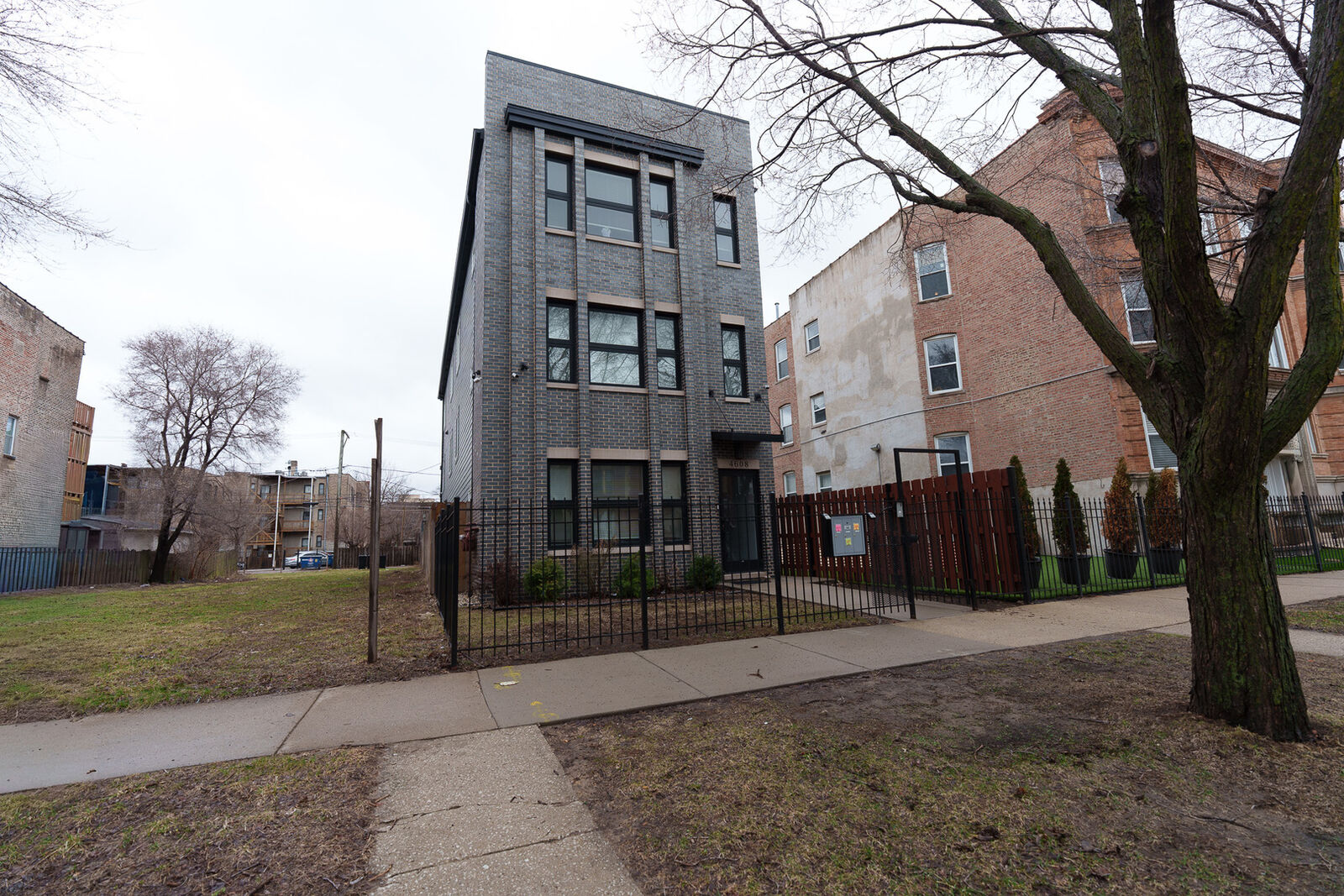 Property Photo:  4608 S Indiana Avenue 1  IL 60653 