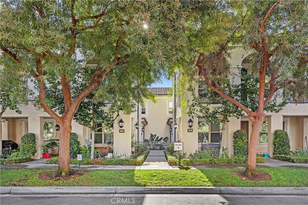 Property Photo: 86 Mayfair CA 92620