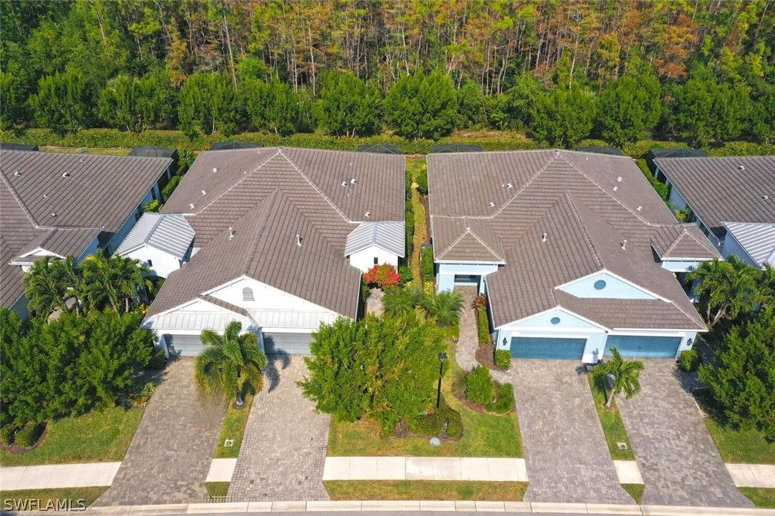 Property Photo:  2175 Marquesa Circle  FL 34112 