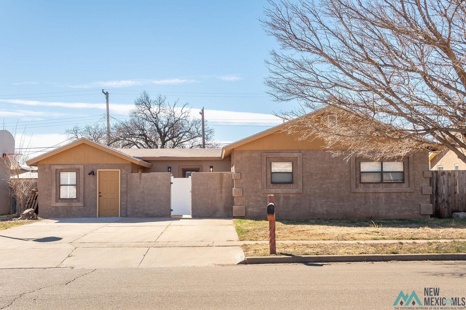 Property Photo:  221 Circle Drive  NM 88101 