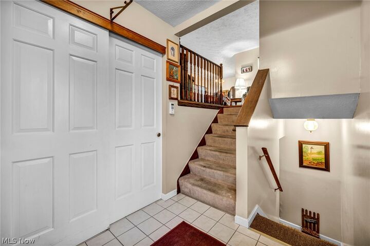 Property Photo: 5044 Bright Baldwin Road OH 44444