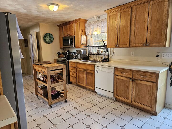 Property Photo:  7 Chapman Way  NH 03833 