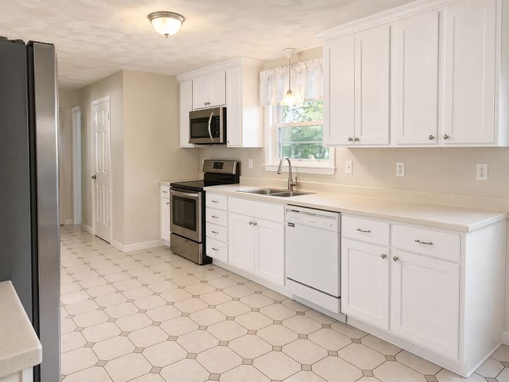 Property Photo:  7 Chapman Way  NH 03833 