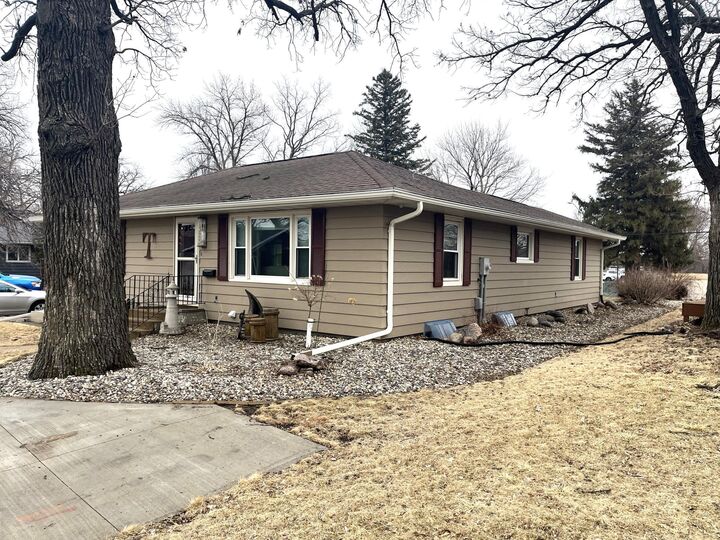 Property Photo:  1323 Oak Beach Drive  MN 56031 