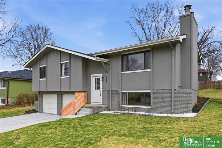 Property Photo:  501 Laredo Road  NE 68046 