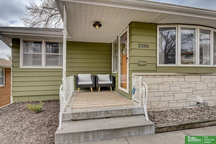 Property Photo:  2206 S 46th Avenue  NE 68106 