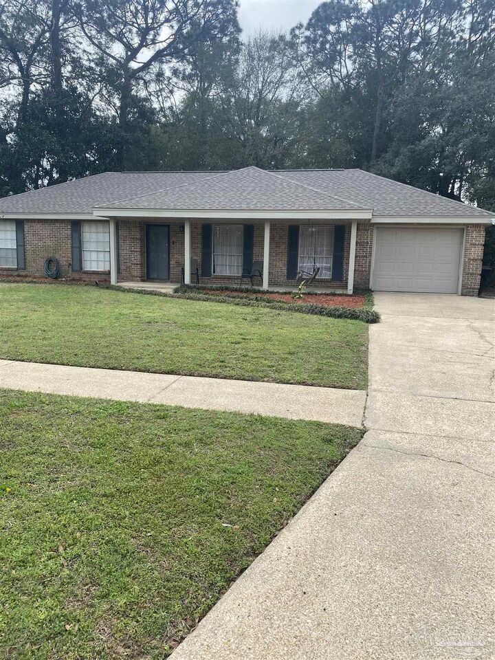 Property Photo: 4111 Capri Dr FL 32504